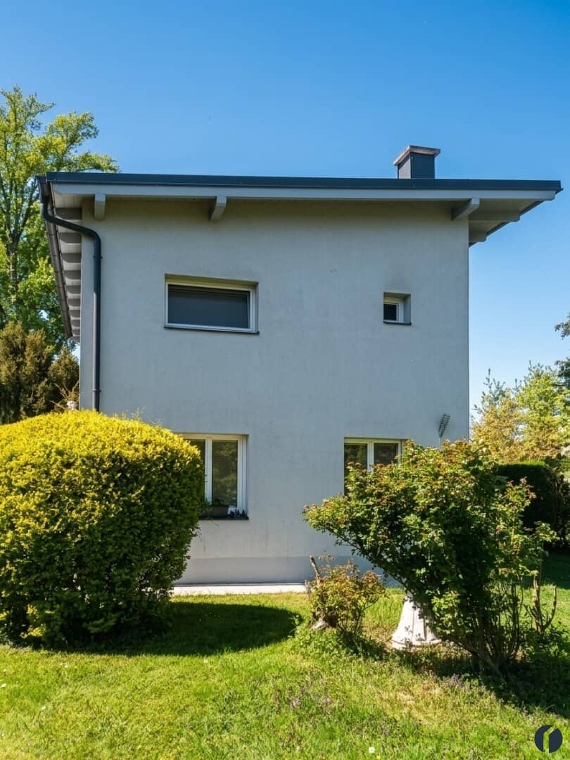 Family house with garden and terrace by the Danube