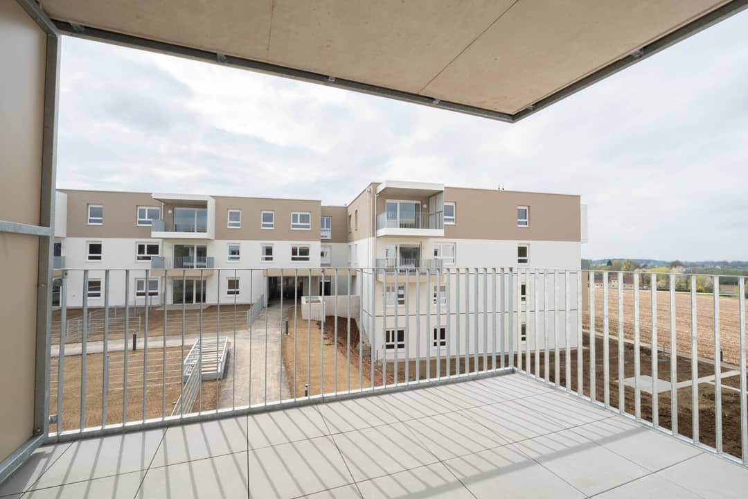 Newly built apartment with elevator and loggia