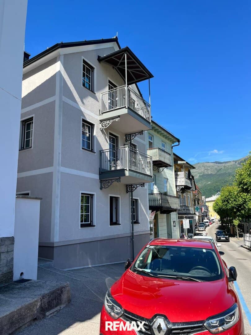 Apartment in central location with two balconies