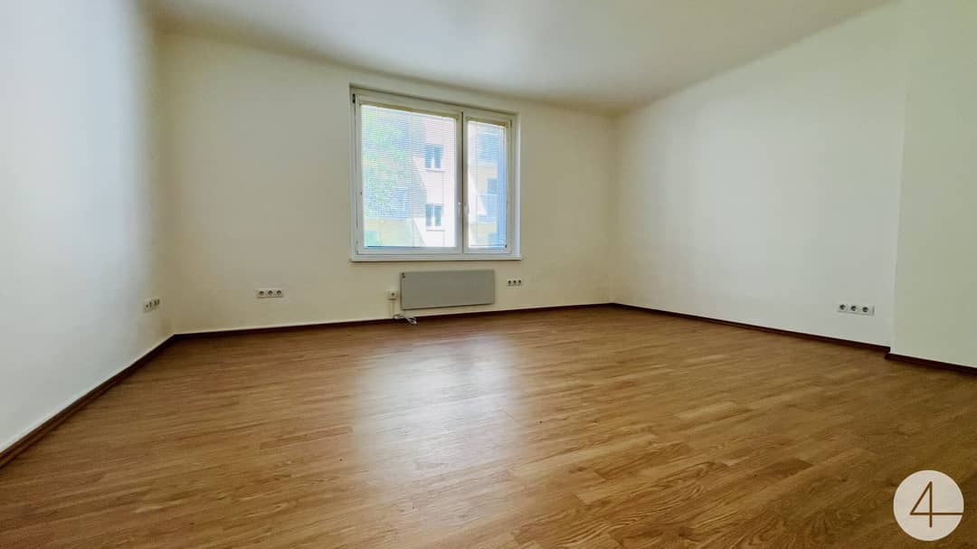 Frisch renovierte 2 Zimmer Wohnung mit Wohnküche in Innenhoflage