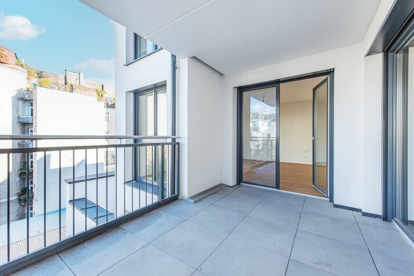 Wohnung neuwertig mit Balkon und Fußbodenheizung