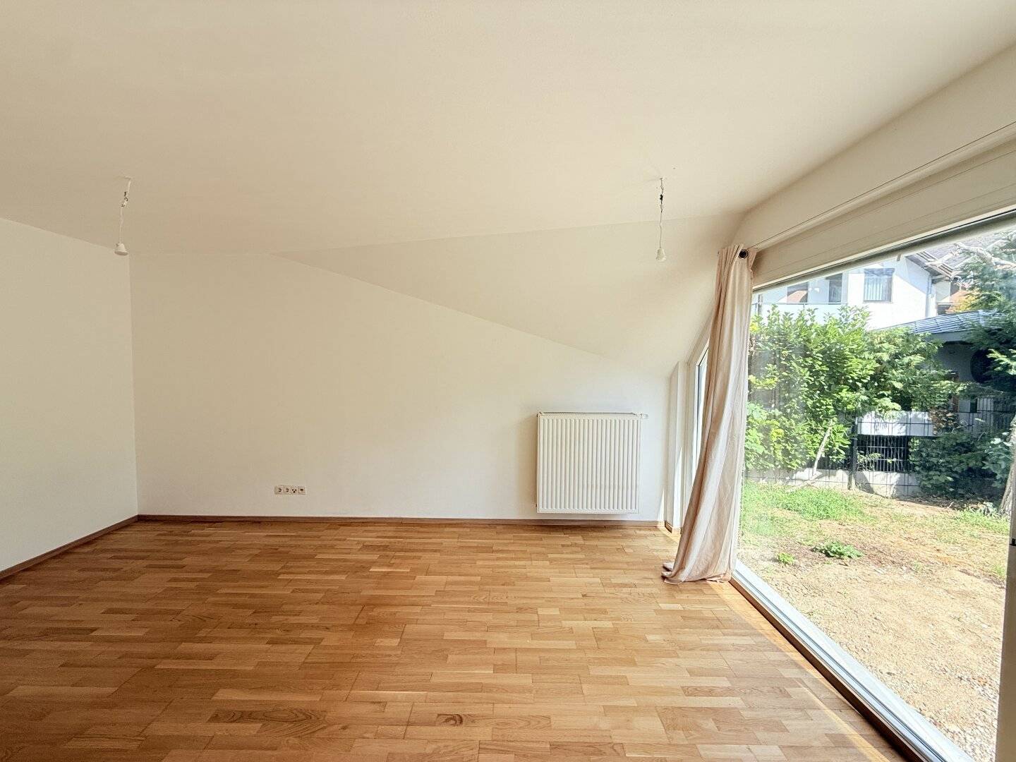 Ground floor apartment with garden and terrace