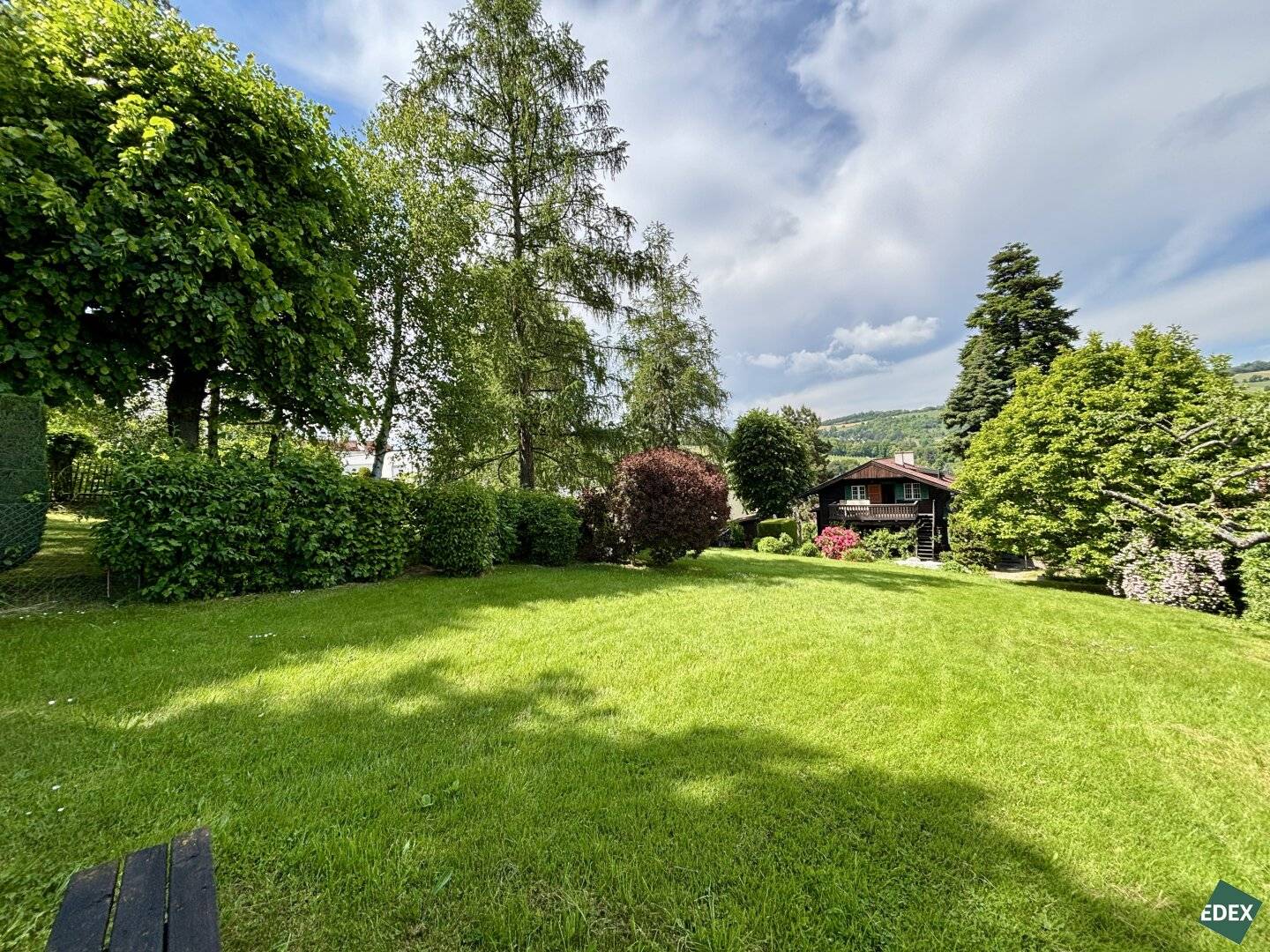 Tirolerhaus with panoramic view and large plot in Weidling