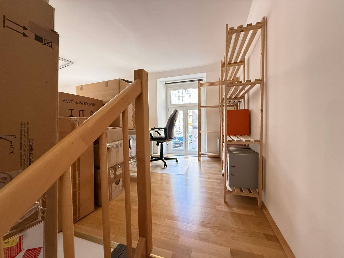 Charming commercial space with parquet and air conditioning near Wiedner Hauptstraße