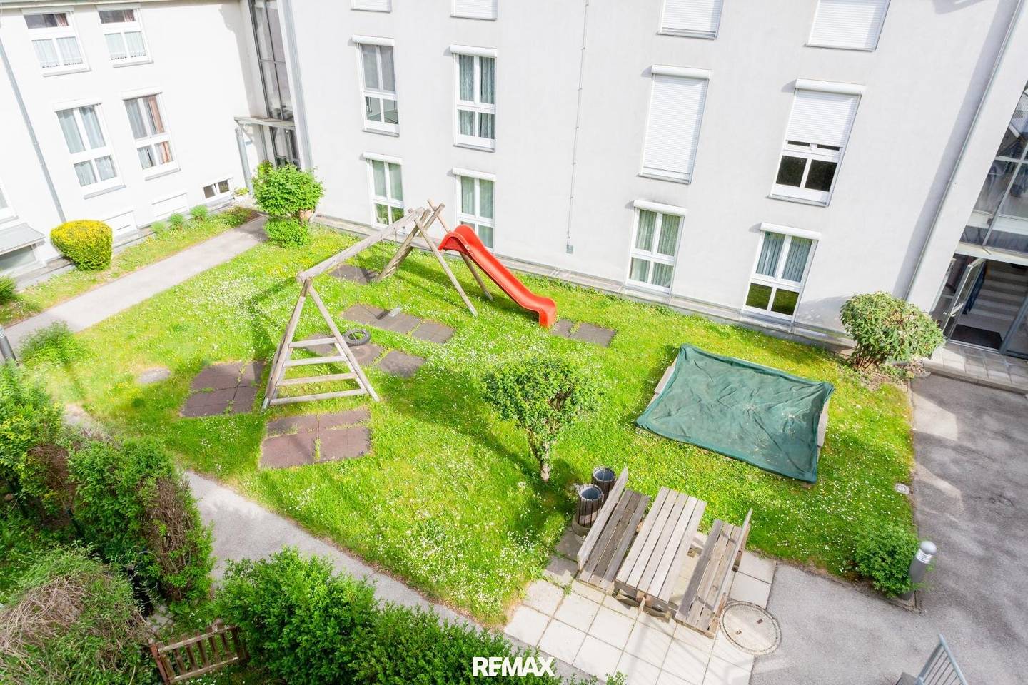Dachgeschosswohnung hell mit Balkon nahe Kunstmeile