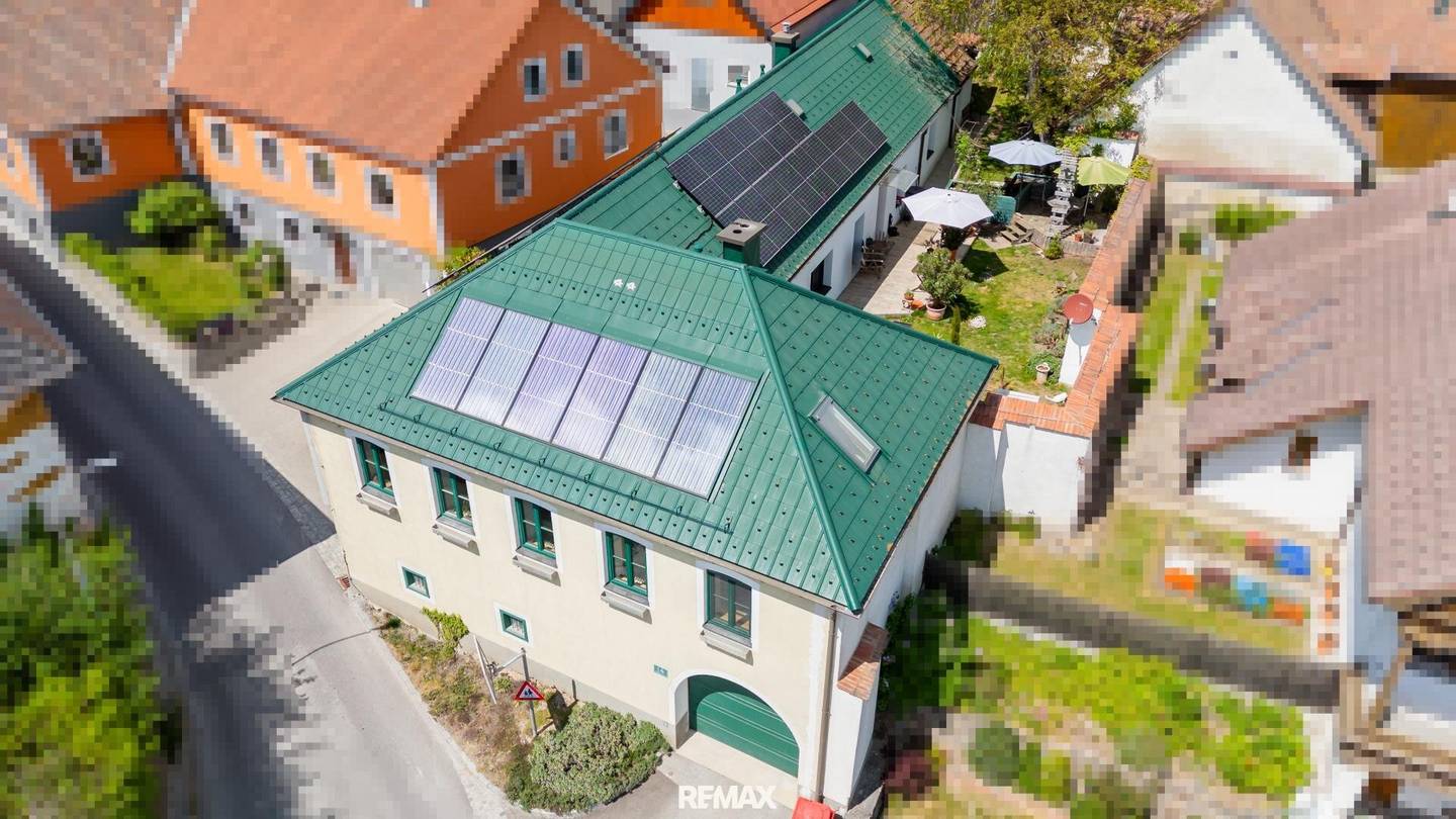 Saniertes Landhaus mit Innenhof und PV Anlage