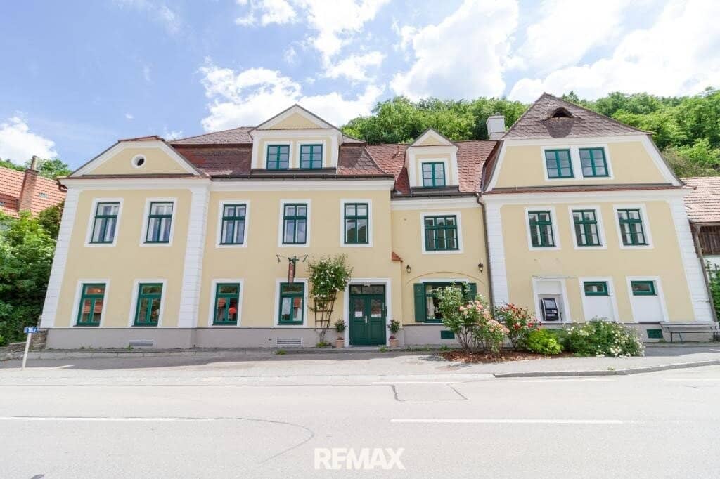 Generalsaniertes Gästehaus in der Wachau mit Innenhof und Parkplätzen
