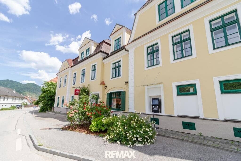 Generalsaniertes Gästehaus in der Wachau mit Innenhof und Parkplätzen