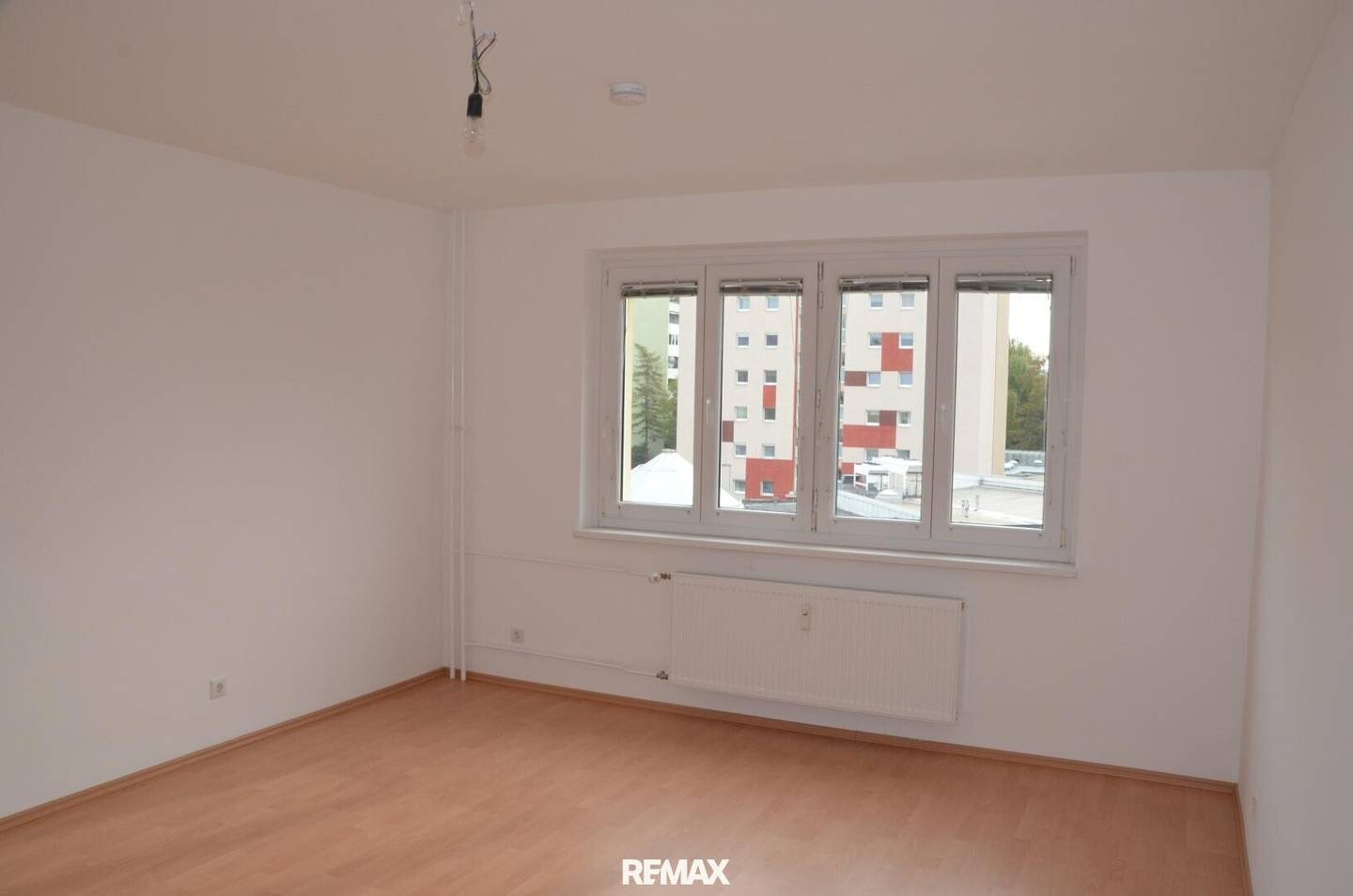 Commission free renovated apartment with balcony