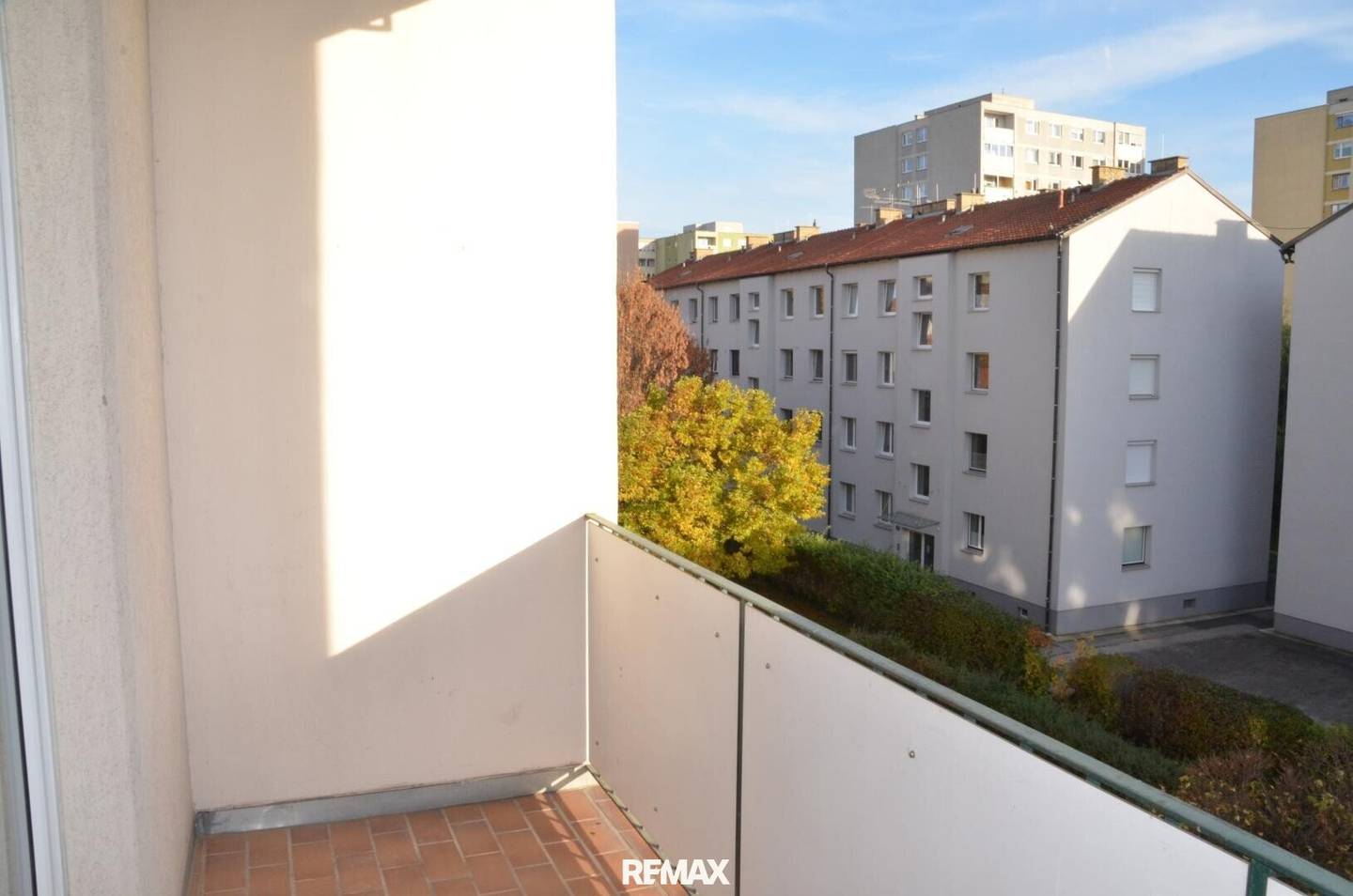 Commission free renovated apartment with balcony