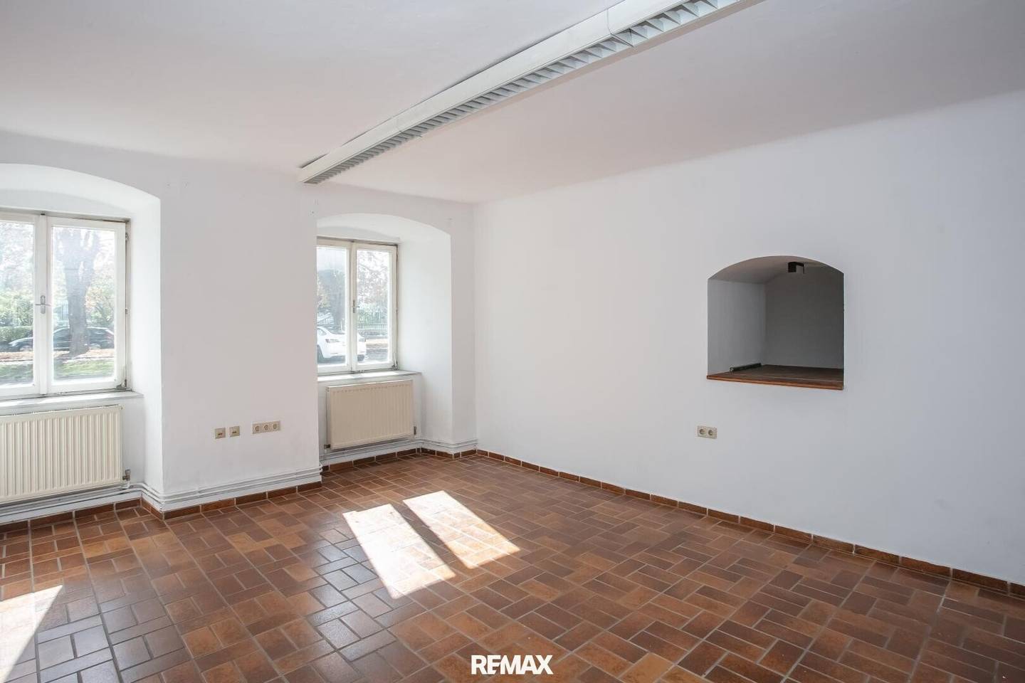 Großzügiges Wohnhaus mit Freifläche an der Donaulände
