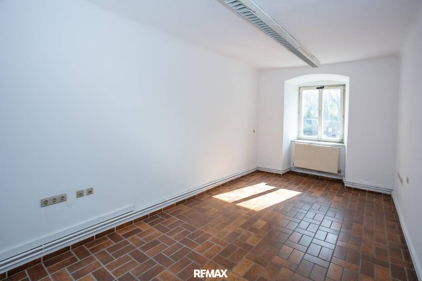 Großzügiges Wohnhaus mit Freifläche an der Donaulände