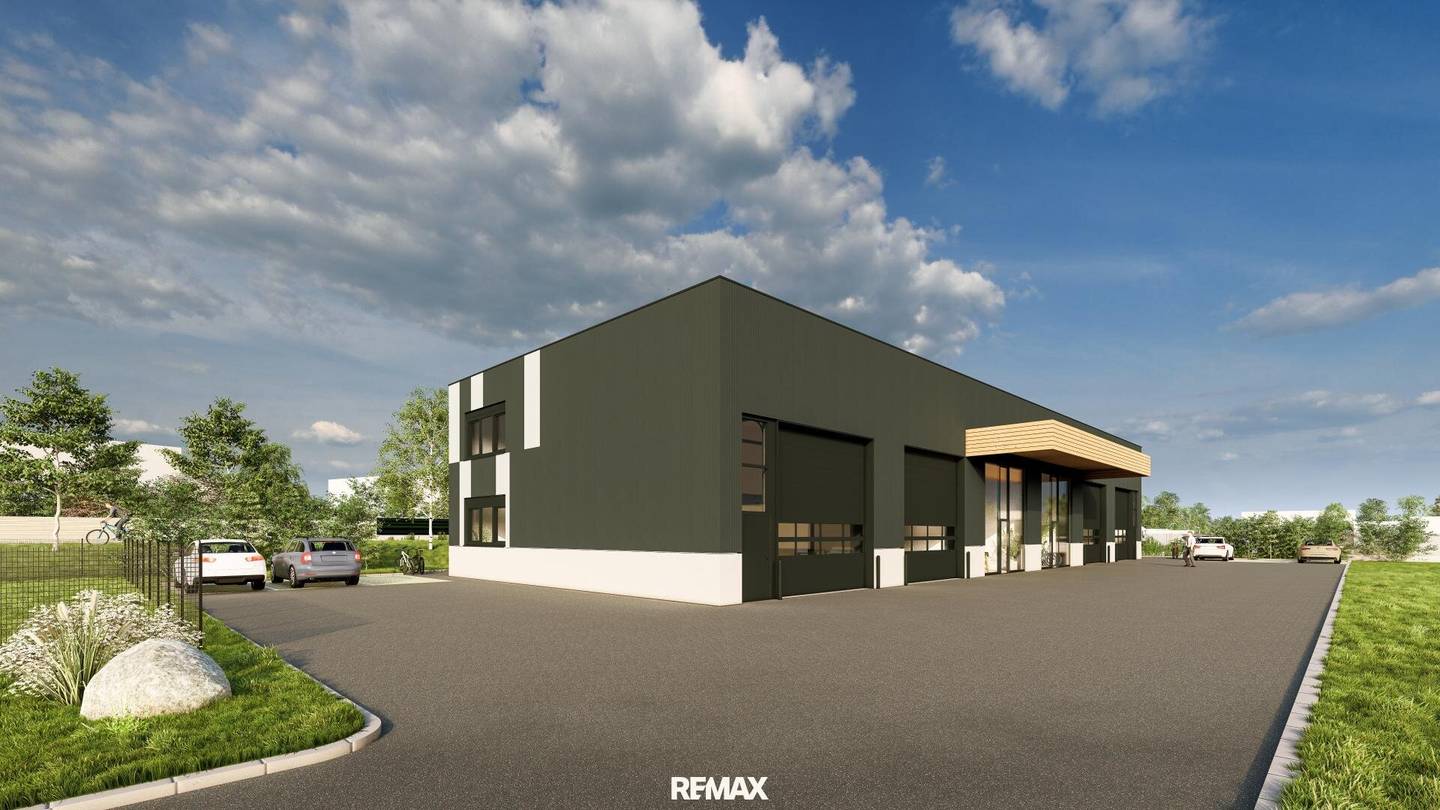 Modern Hall with Spacious Usable Area in Krems Business Park