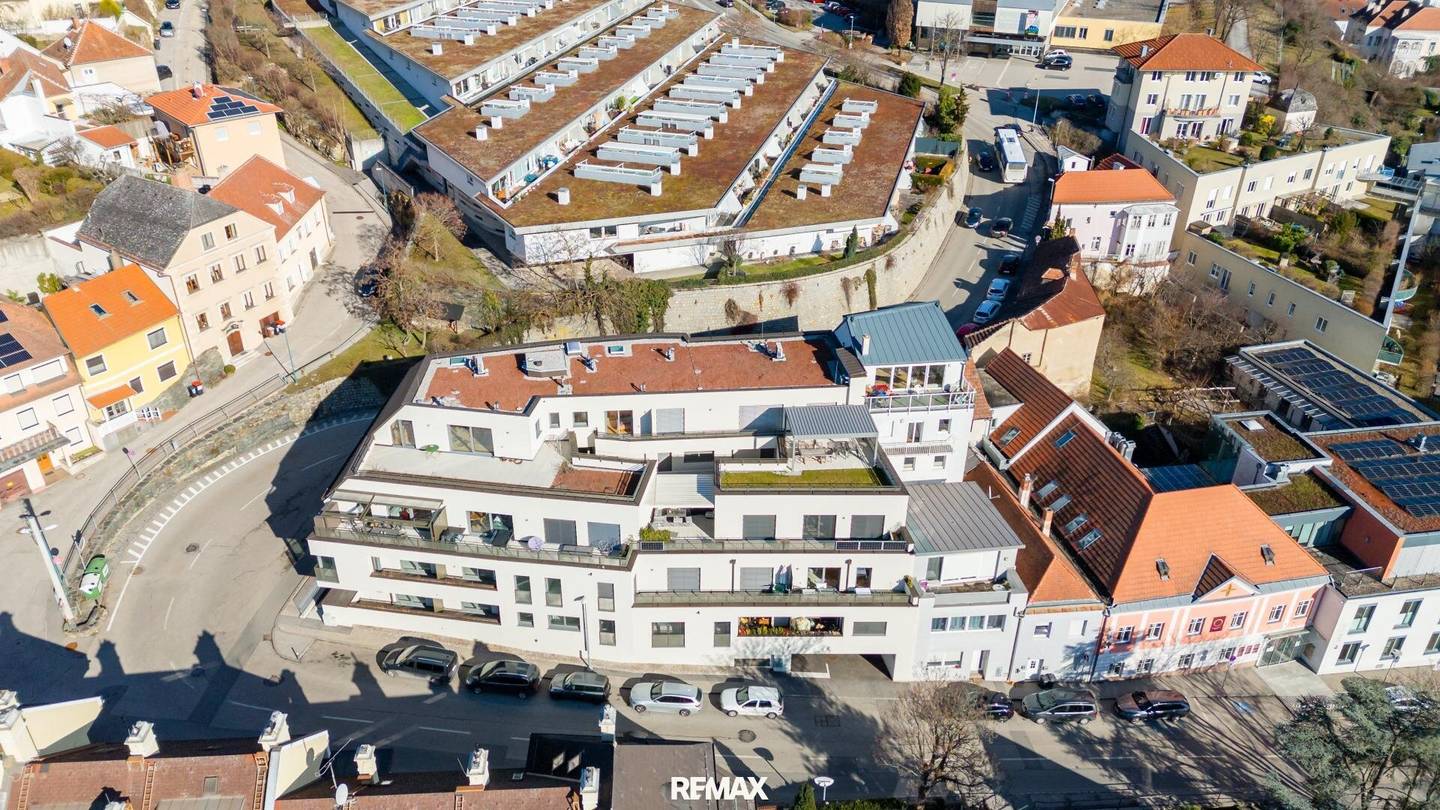 Moderne Praxis mit Terrasse in zentraler Lage
