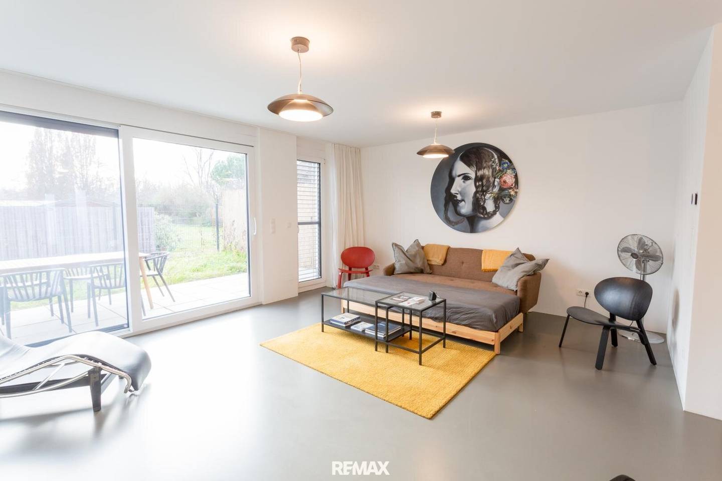 Modern corner townhouse with terrace and garden in Altenwörth