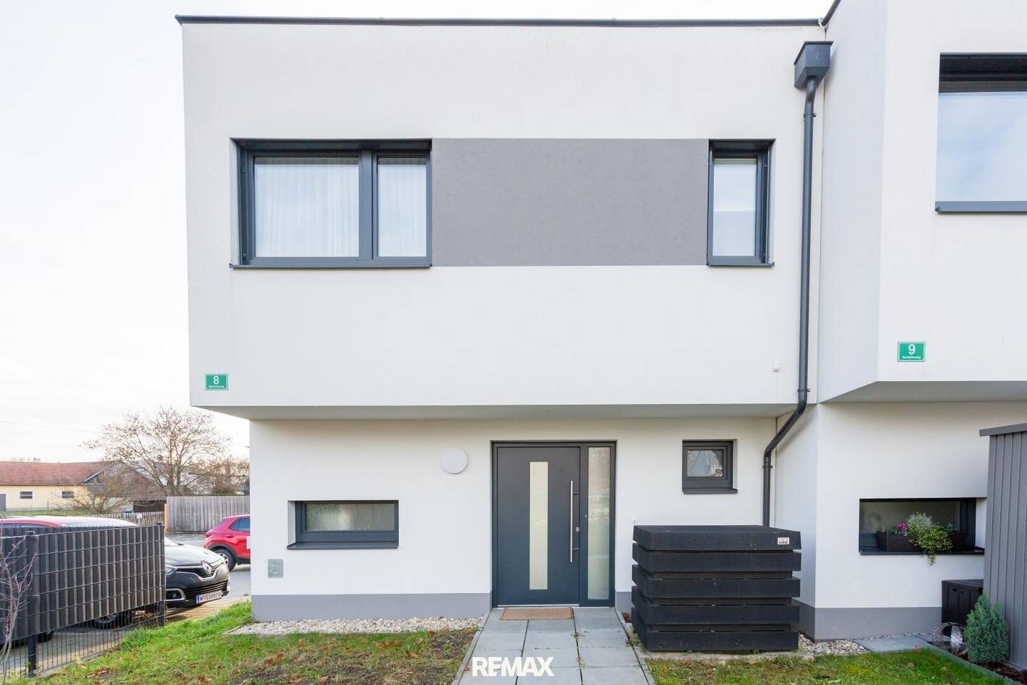 Modern corner townhouse with terrace and garden in Altenwörth