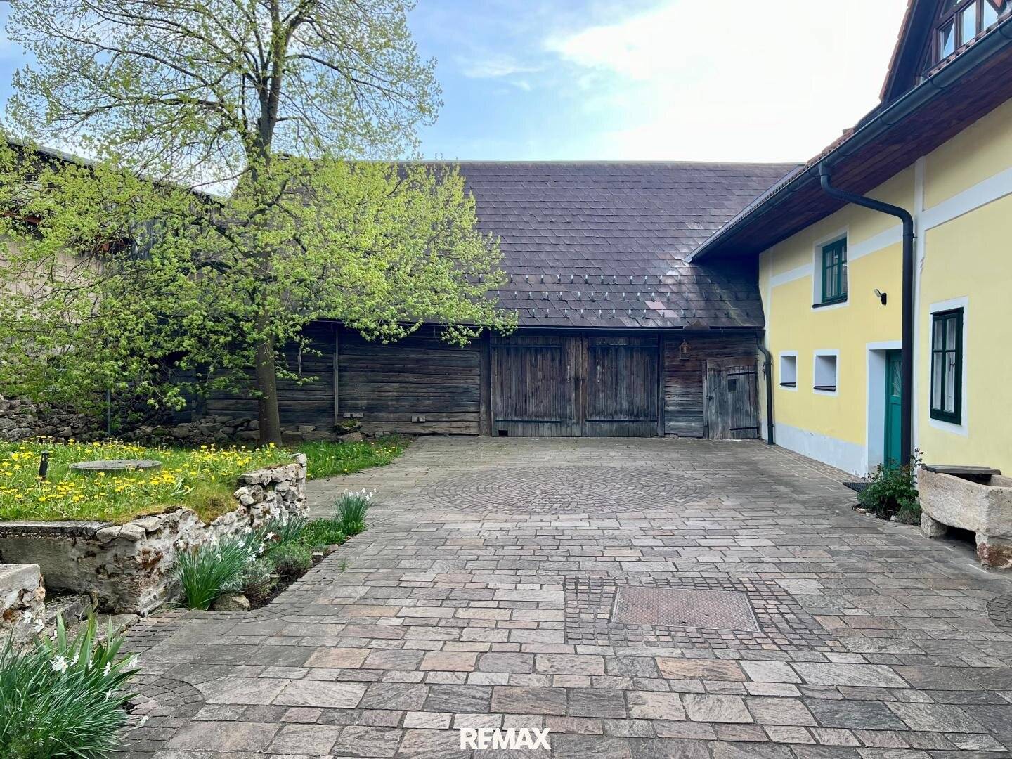 Charmantes Landhaus mit großzügigem Grundstück und historischem Charakter