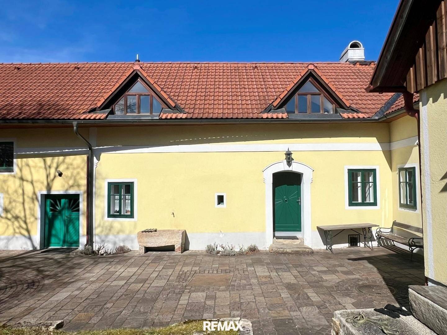 Charmantes Landhaus mit großzügigem Grundstück und historischem Charakter