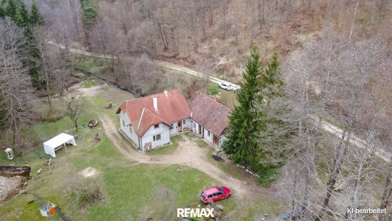 Einfamilienhaus in Alleinlage mit Altbau und Ausbaupotenzial