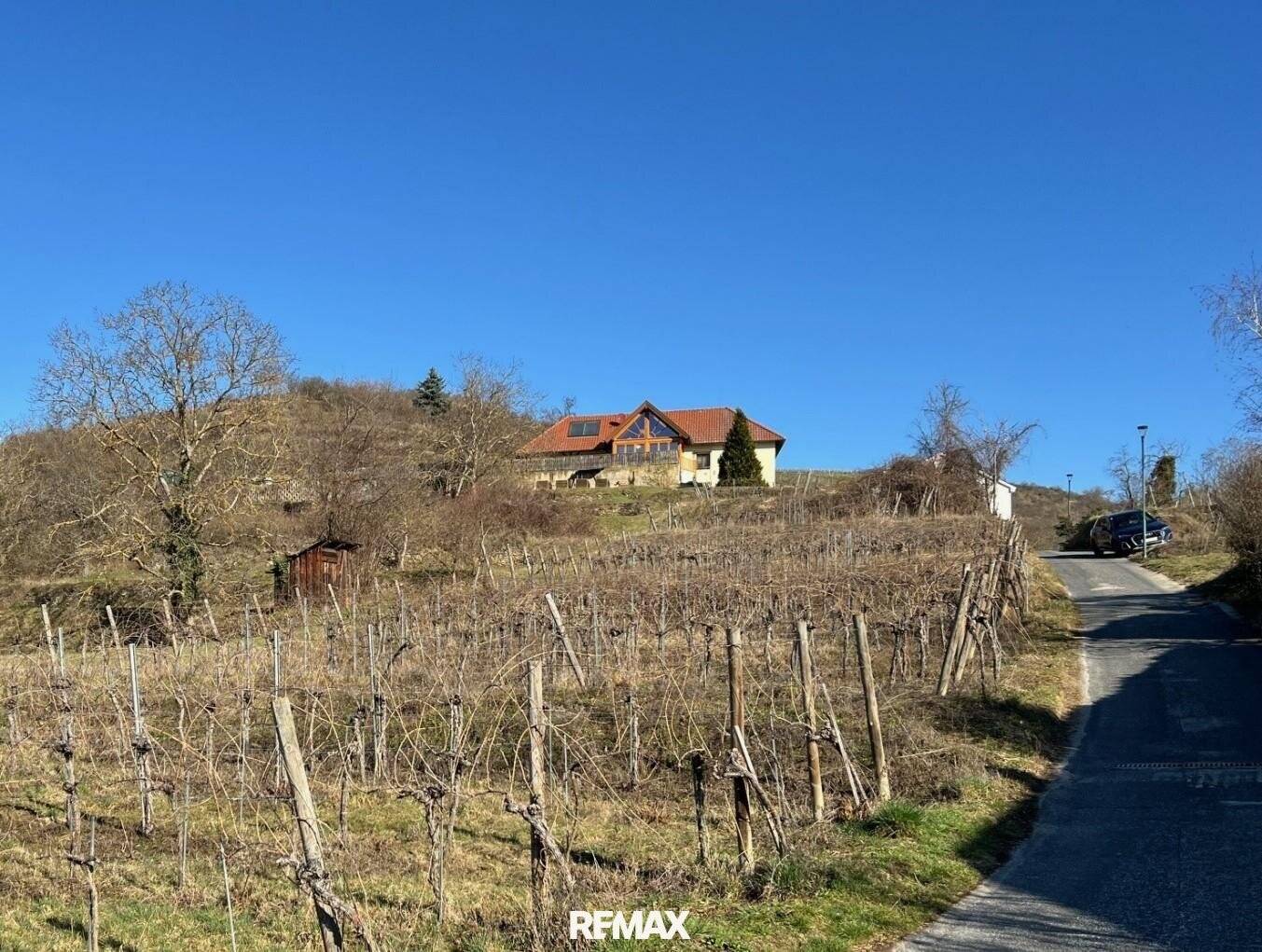 Baugrundstück mit Weitblick in den Weinbergen von Imbach