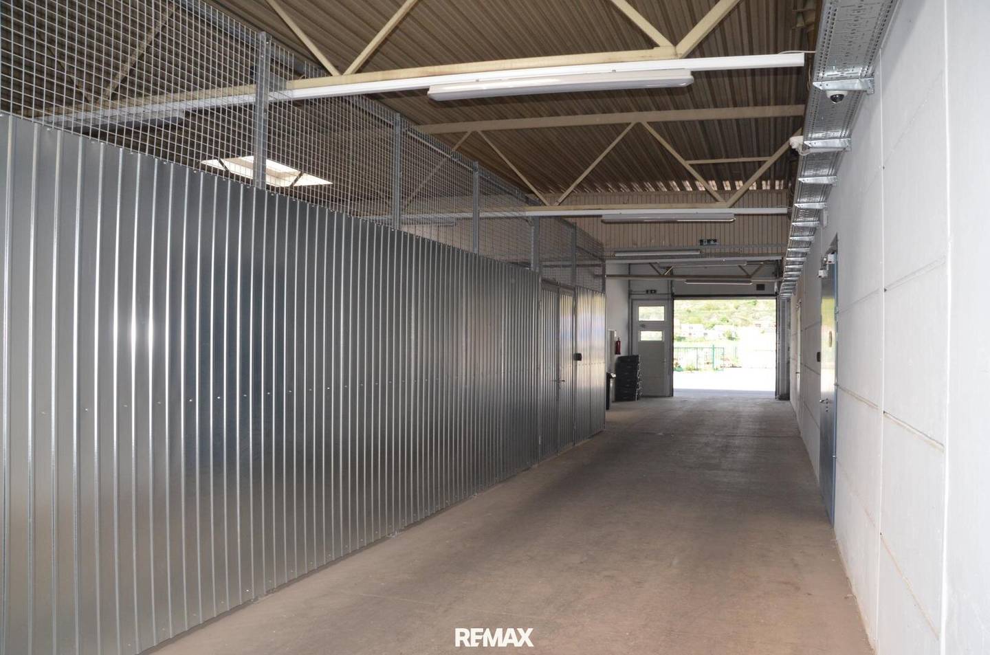 Spacious Storage Hall with Direct Access in Krems