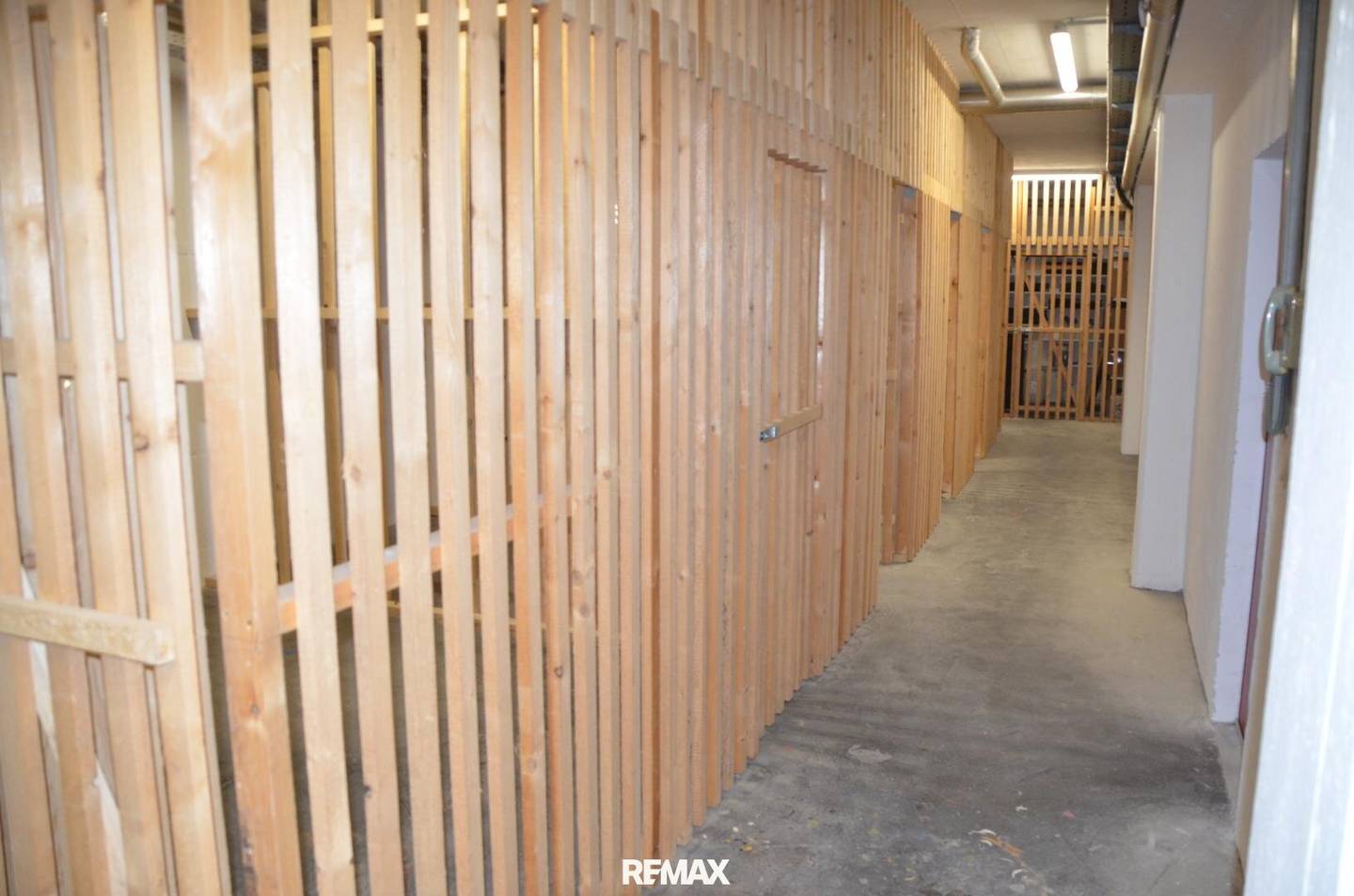 Practical basement storage unit in Krems with video surveillance