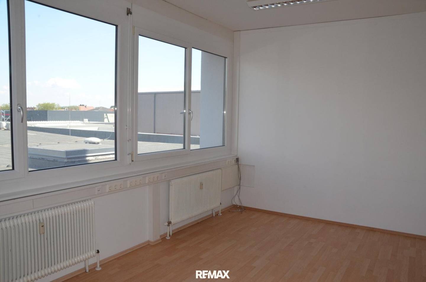 Modern office with air conditioning and elevator in central location