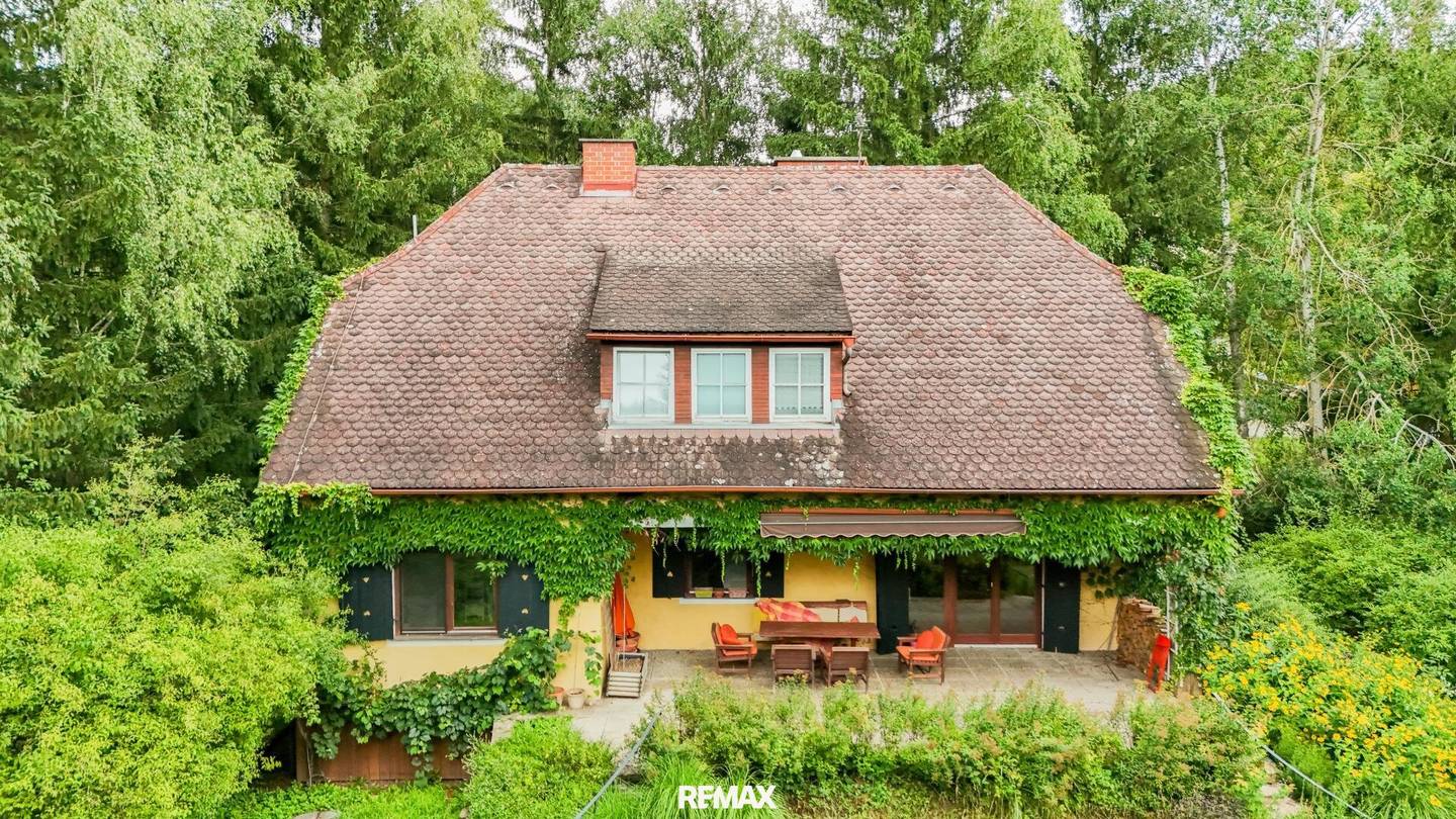 Charming Country House with Pool and Garden Paradise