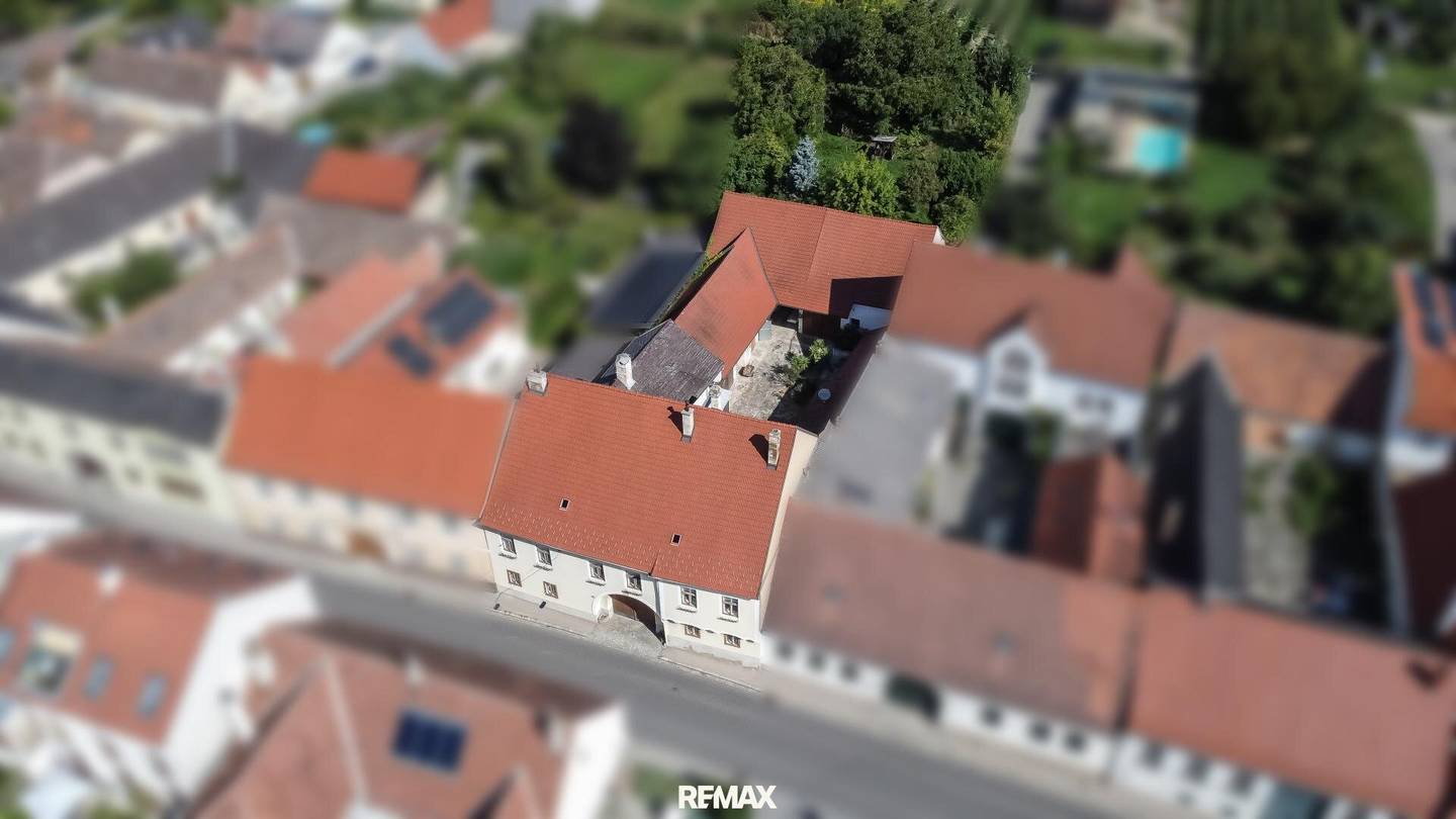 Historisches Winzerhaus mit Innenhof und Weingarten in Langenlois