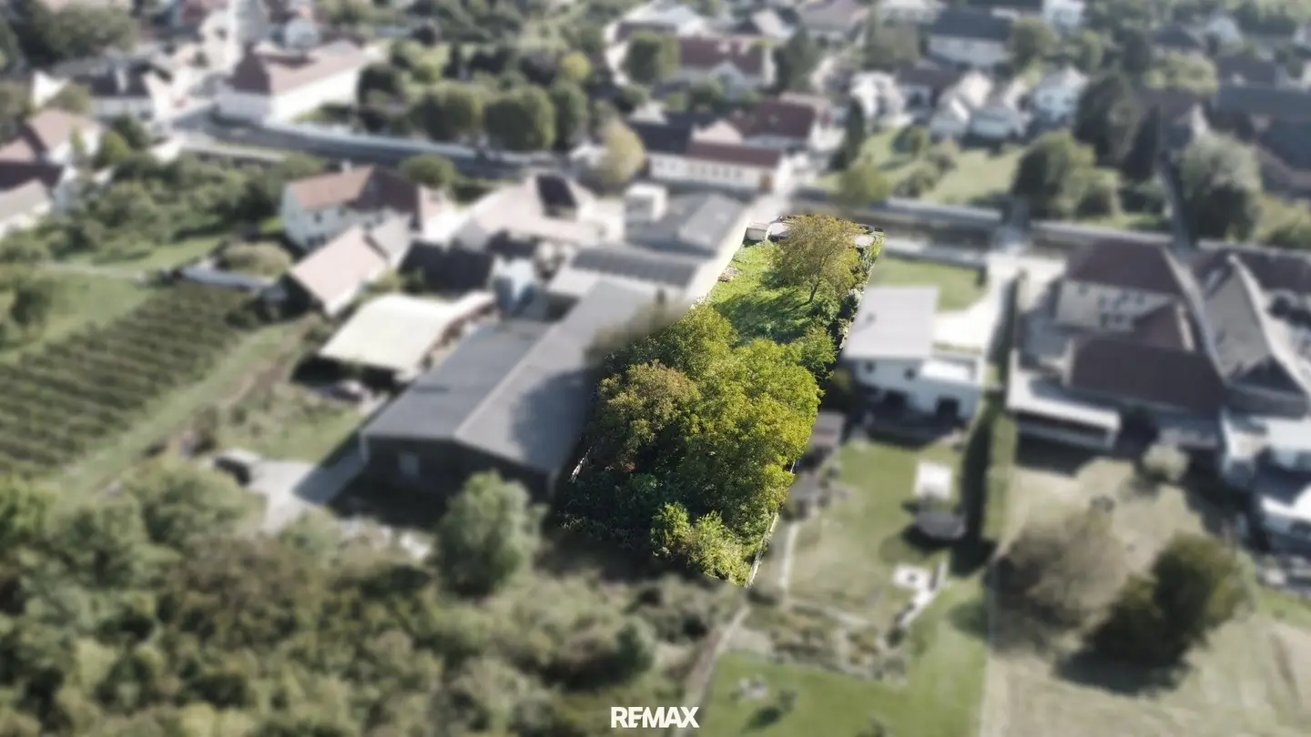 Sunny building plot in Langenlois with flexible zoning