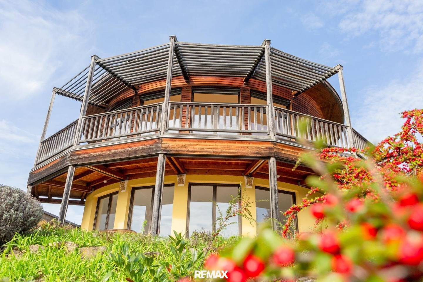 Architektenhaus mit Terrasse und Blick auf die Wachau