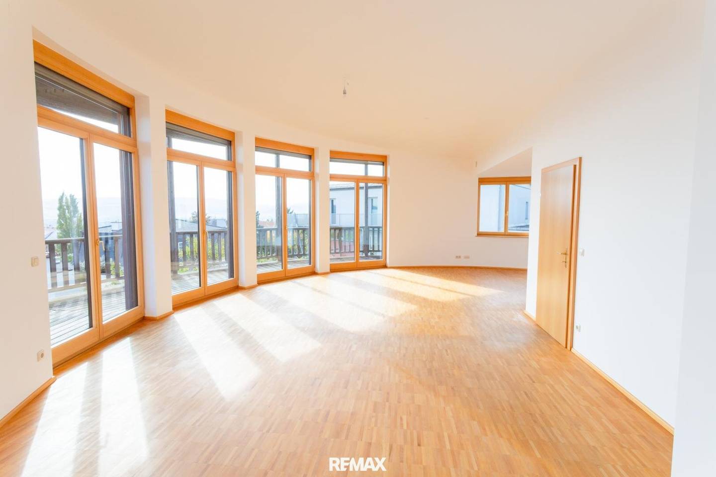 Architektenhaus mit Terrasse und Blick auf die Wachau