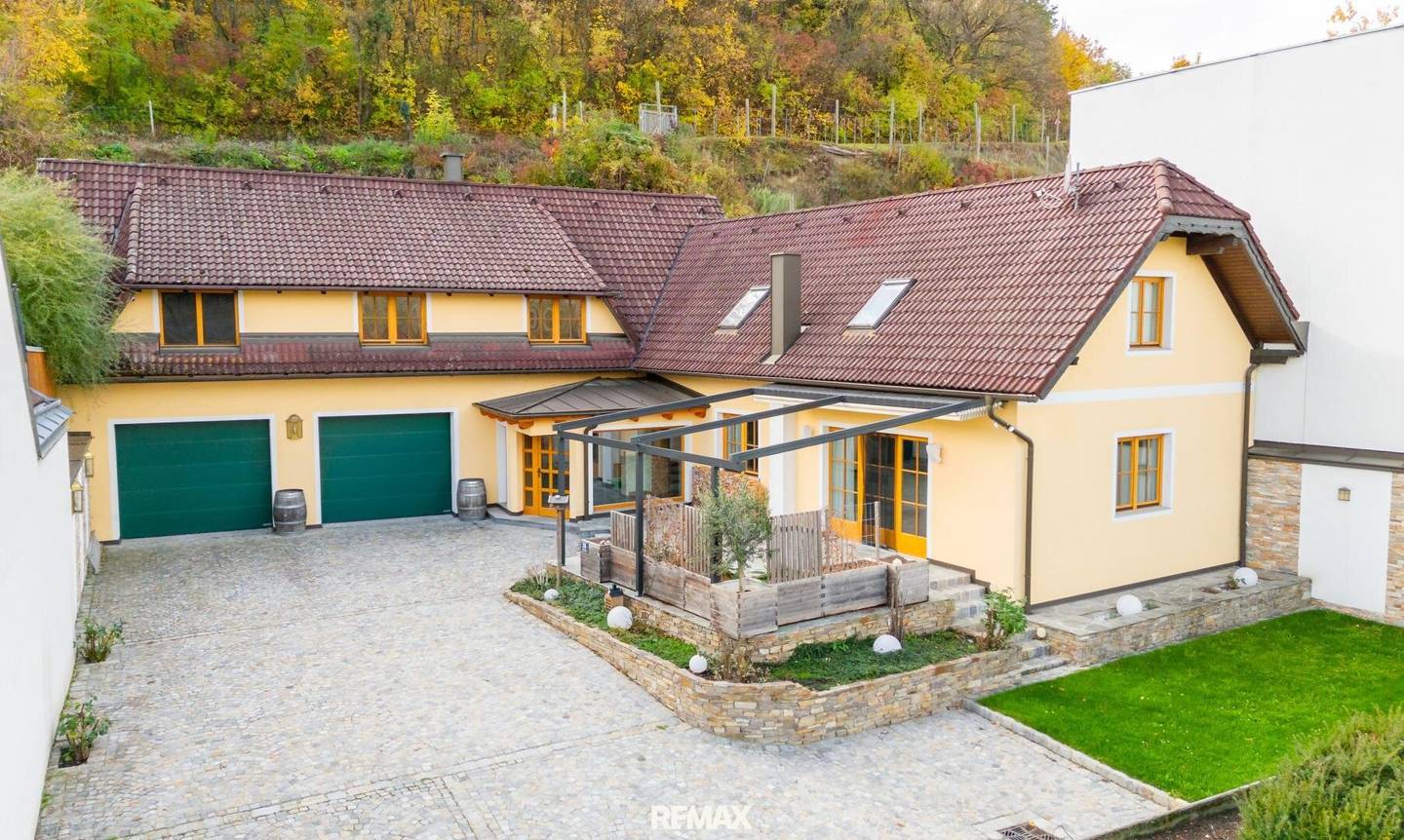 Charmantes Landhaus mit Terrasse und Doppelgarage in ruhiger Lage