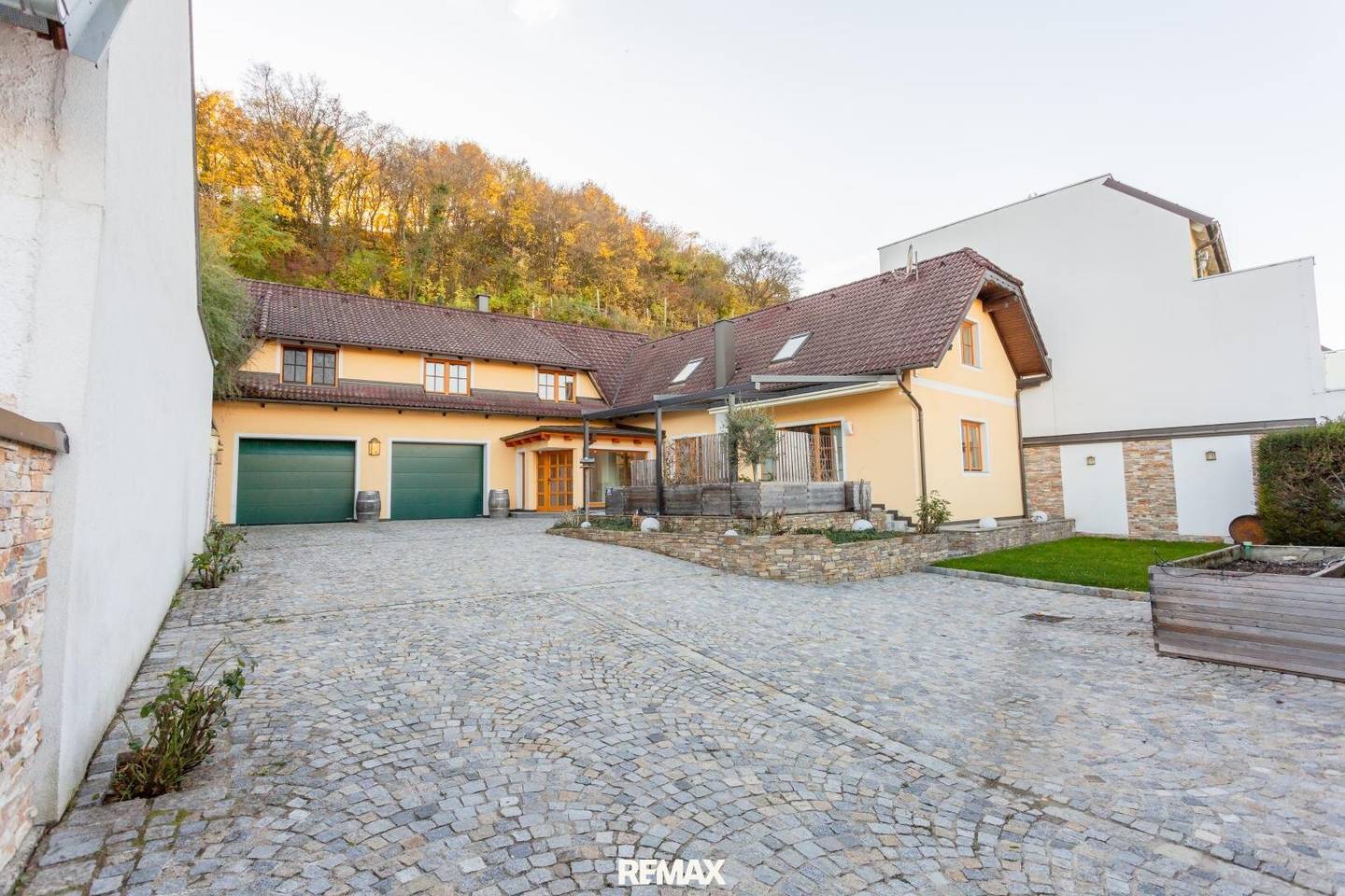 Charmantes Landhaus mit Terrasse und Doppelgarage in ruhiger Lage