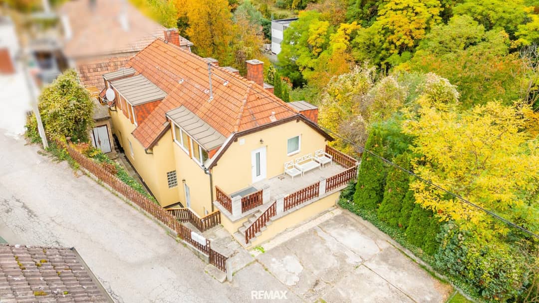 Renovated semi-detached house with terraces and panoramic views in Krems