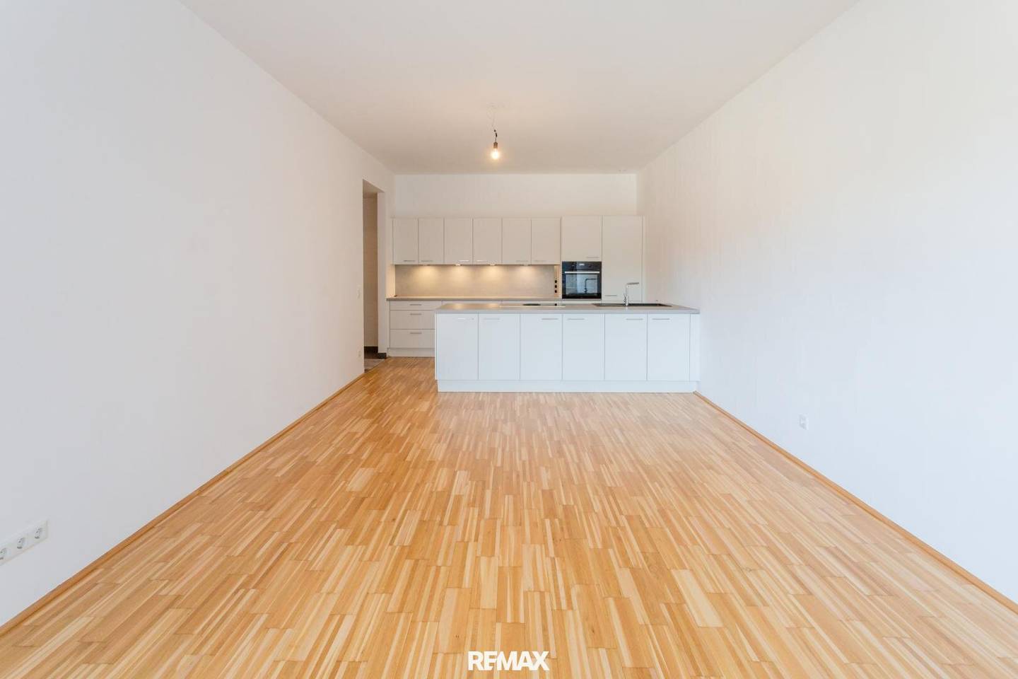 Wohnung mit Loggia im Wienertorcenter inklusive Tiefgaragenstellplatz