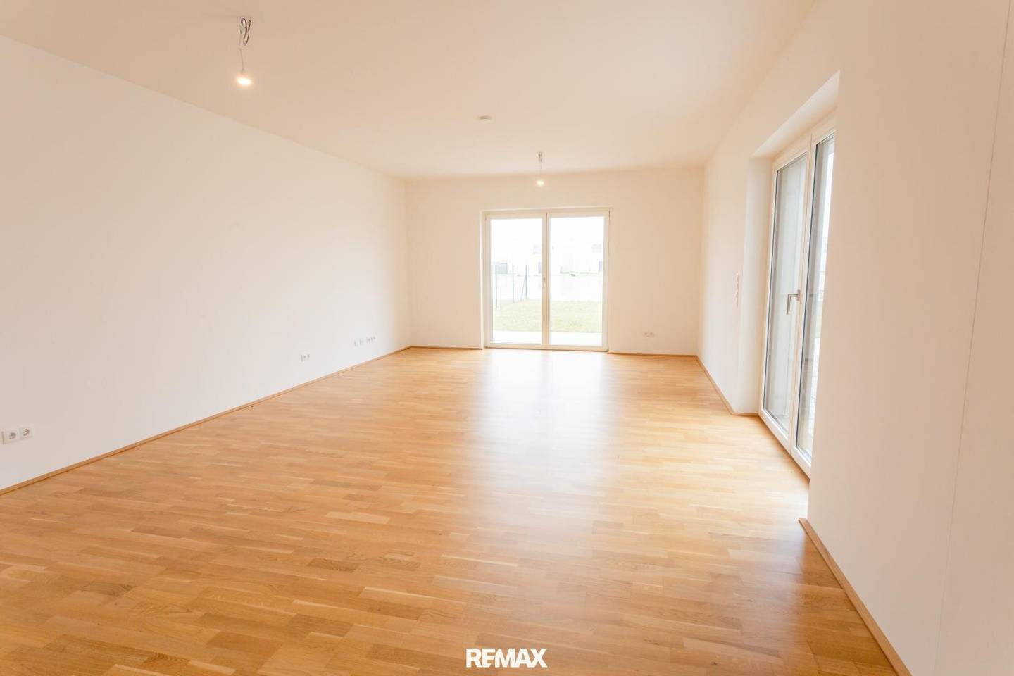 Einfamilienhaus Federleicht mit Seezugang und zwei Terrassen
