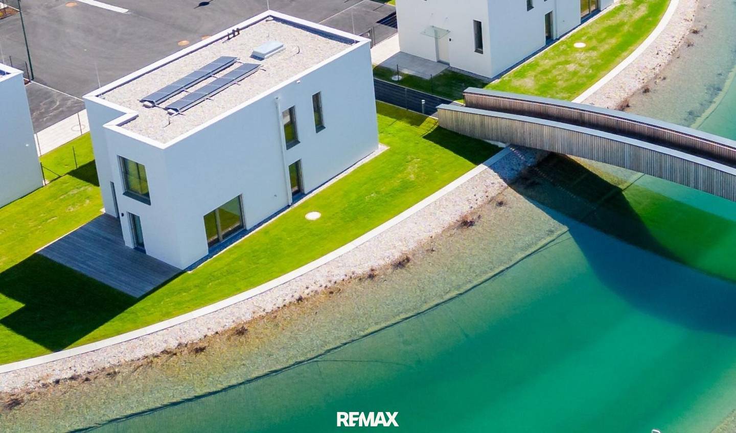 Einfamilienhaus mit privatem Seezugang und Terrasse