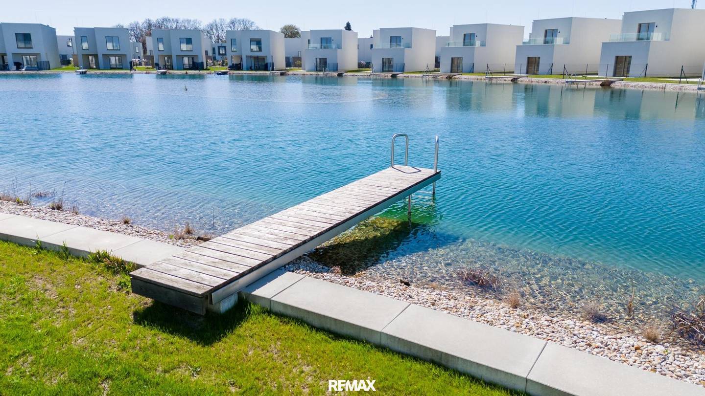 Einfamilienhaus mit privatem Seezugang und Terrasse