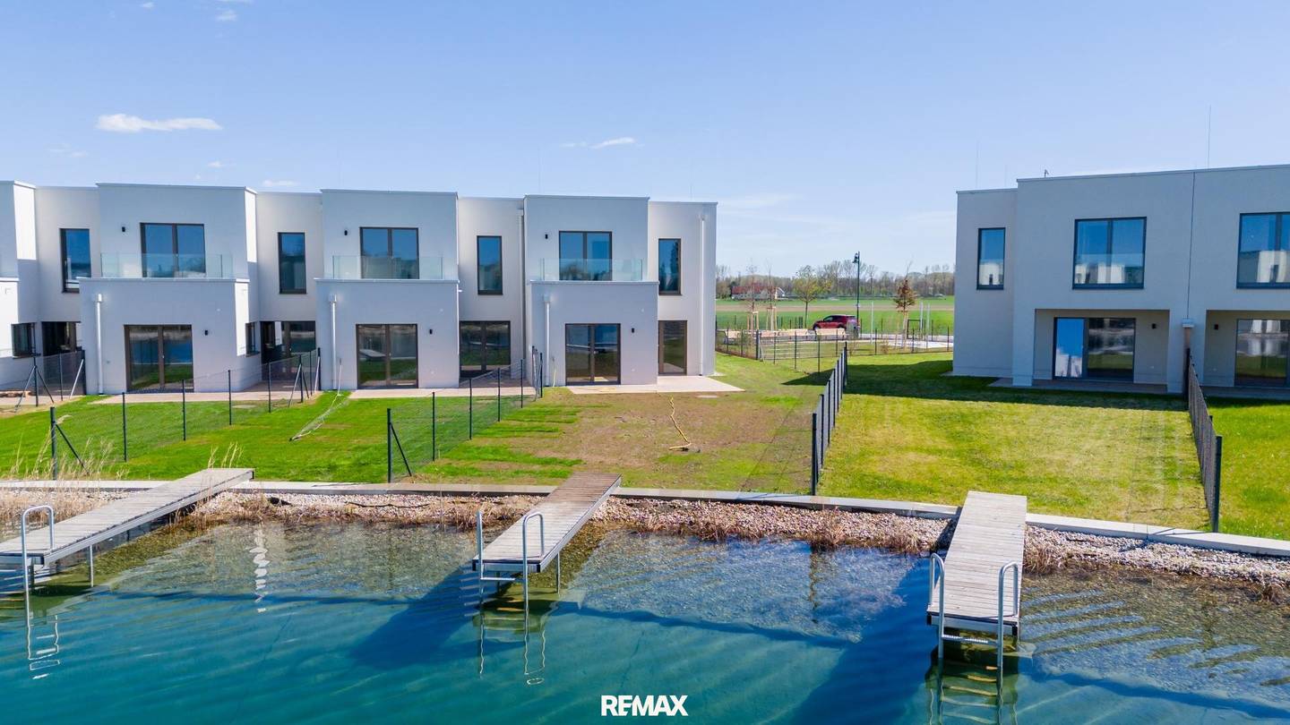 Reihenendhaus mit privatem Seezugang und zwei Terrassen
