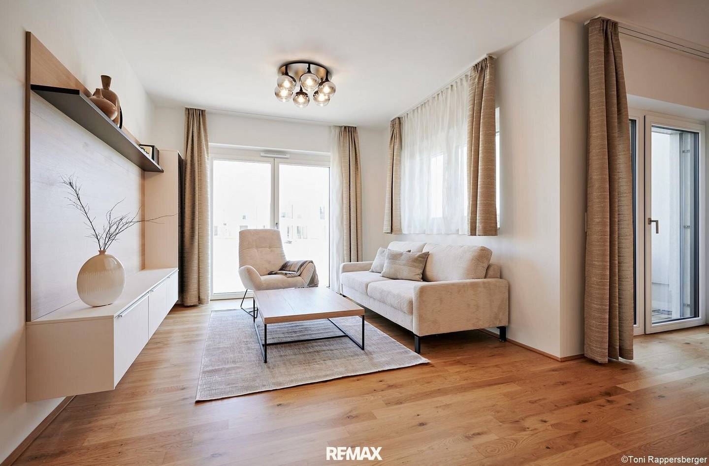Reihenendhaus mit privatem Seezugang und zwei Terrassen