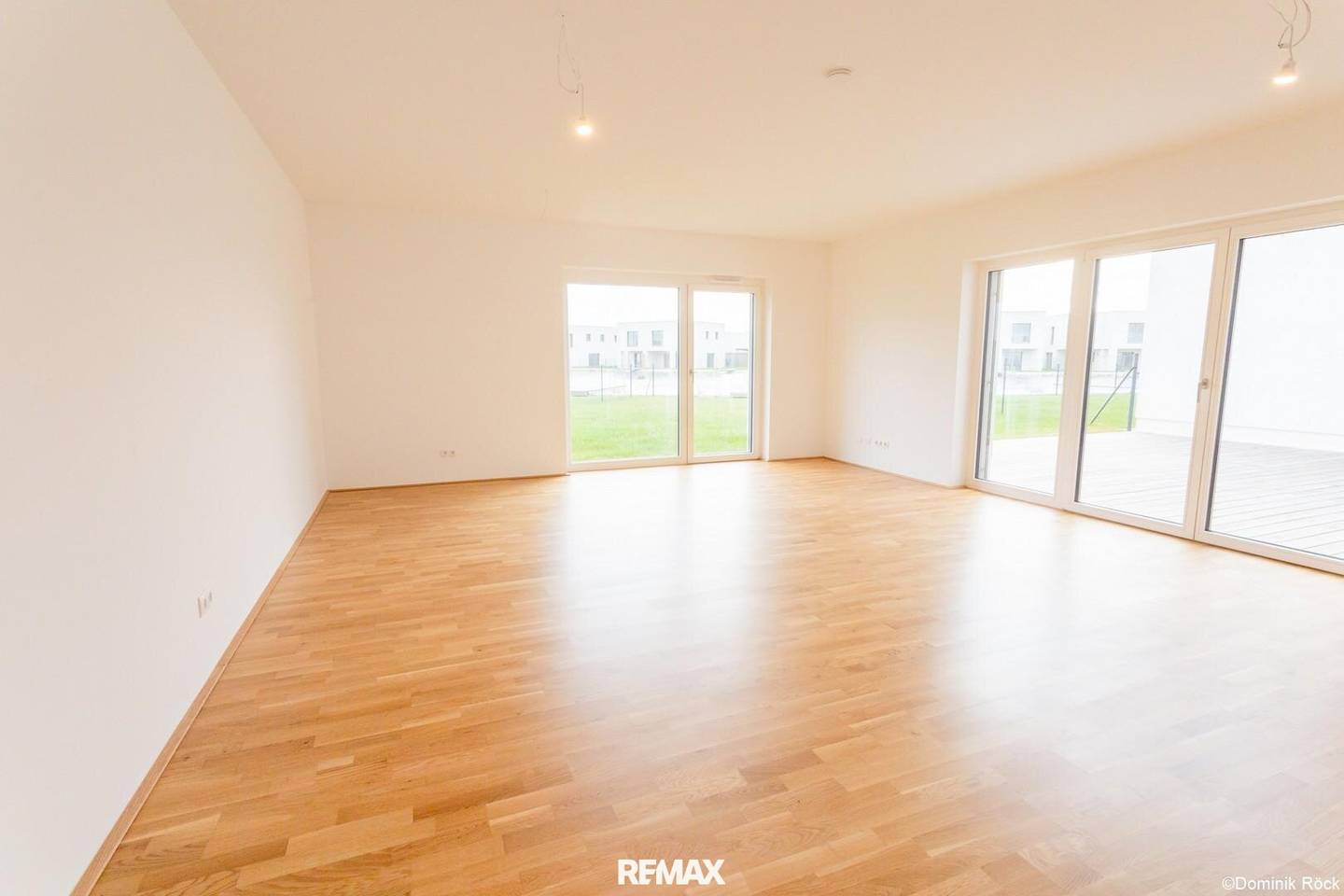 Reihenendhaus mit privatem Seezugang und zwei Terrassen
