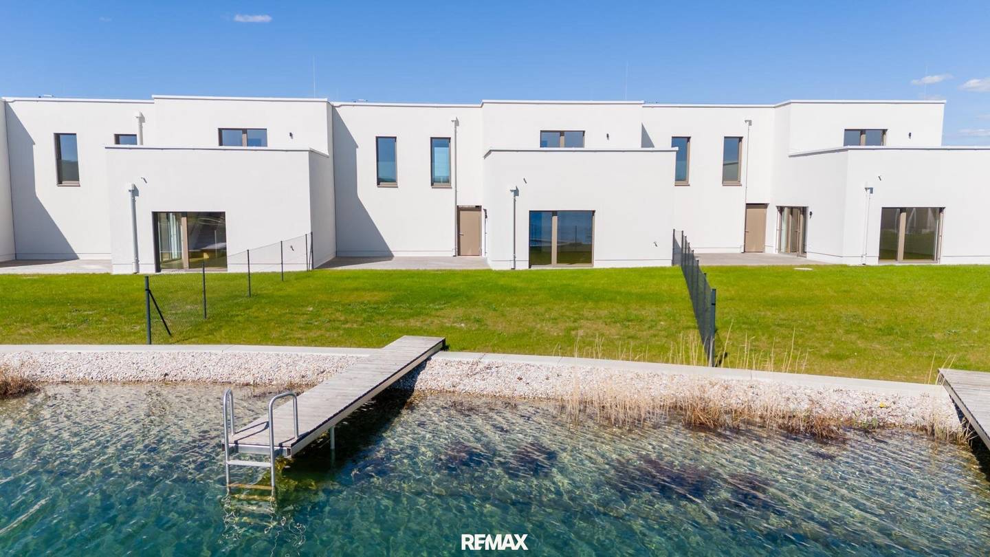 Reihenendhaus mit privatem Seezugang und zwei Terrassen