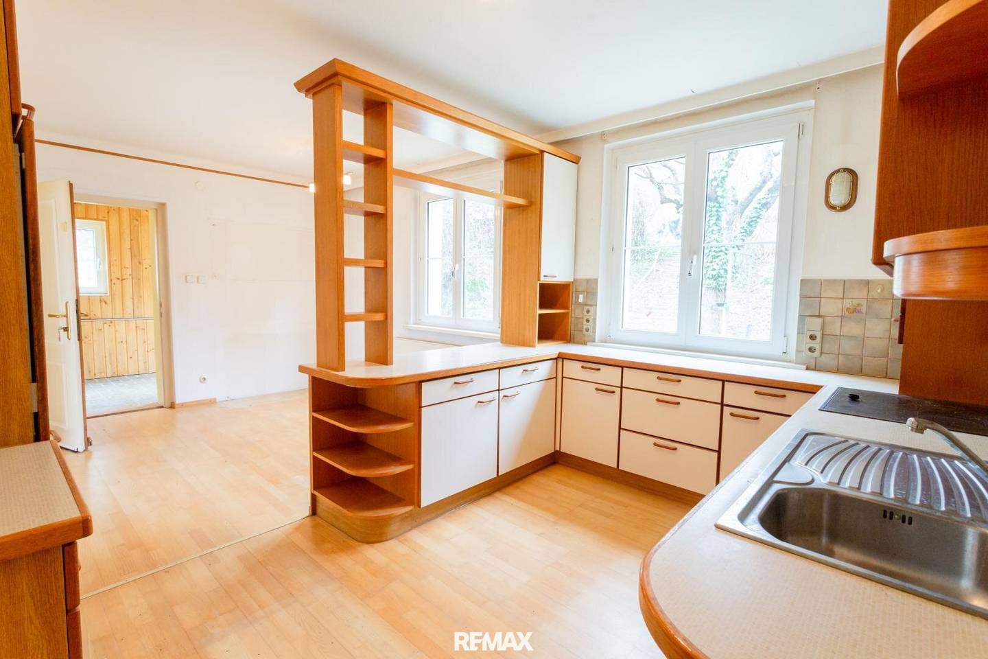 Repräsentative Villa mit Garten und Entwicklungspotenzial am Wachtberg