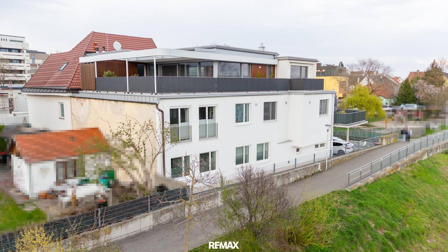 Modernes Zinshaus Ensemble mit Balkonen und Terrassen in Stadtlage