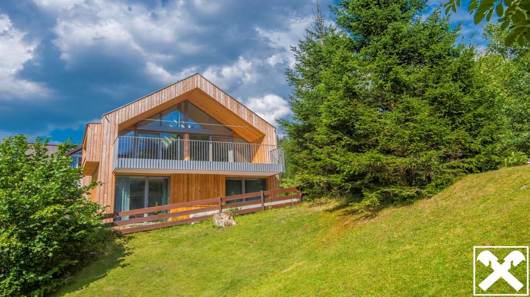 Modernes Architektenhaus mit Einliegerwohnung und Bergblick