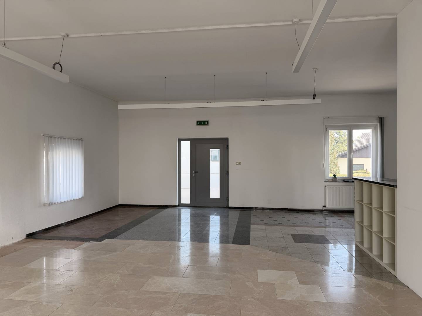 Commercial Space with Storage Cellar in Ottensheim