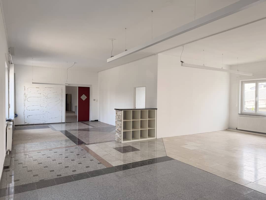 Commercial Space with Storage Cellar in Ottensheim