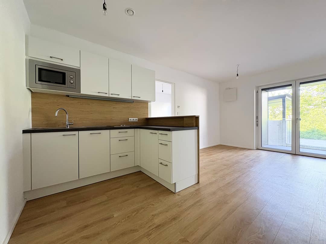 Apartment centrally located with balcony and underground parking