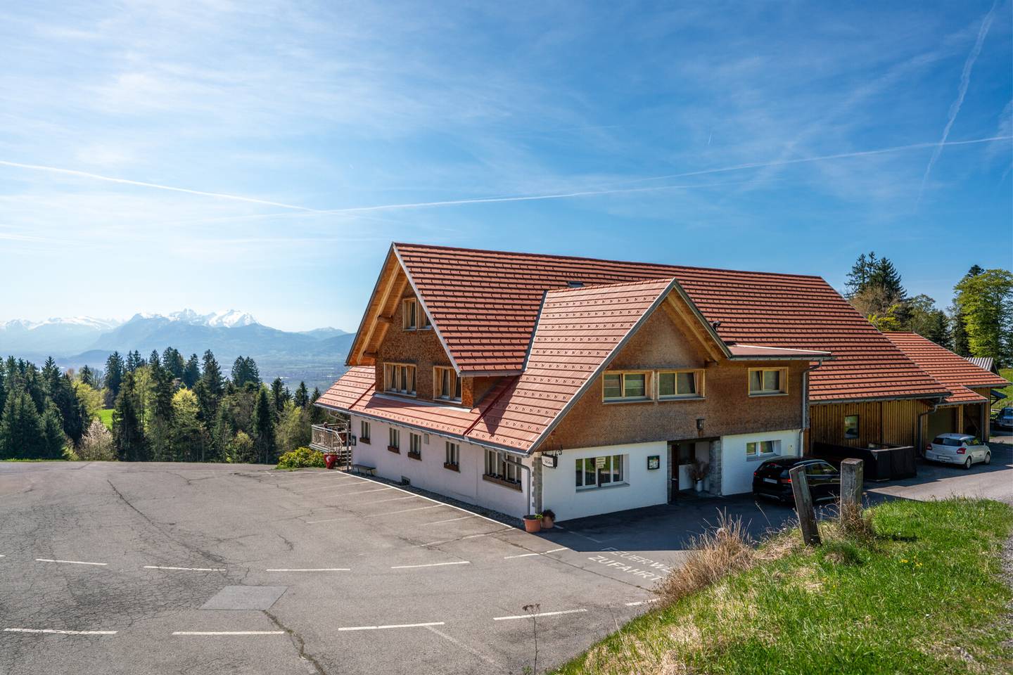 Traditionsgasthaus mit Veranstaltungsstadel und Ferienwohnungen am Bödele